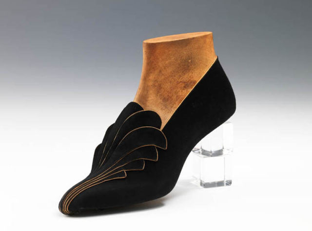 classic_womens_shoes_from_1939_640_12.jpg