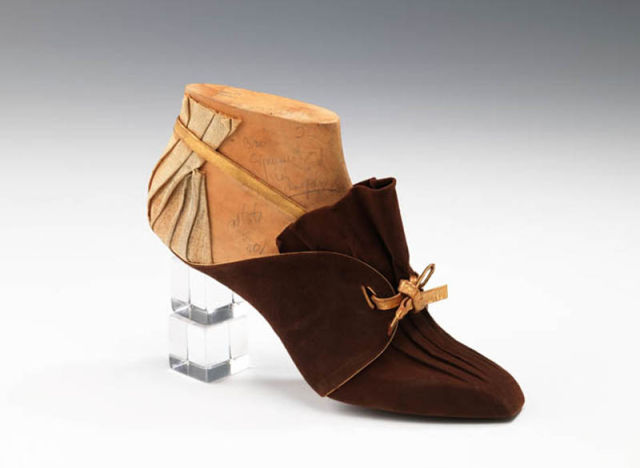 classic_womens_shoes_from_1939_640_13.jpg