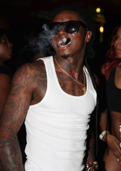 Lil Wayne and Drake Make It Rain $250k at Strip Club