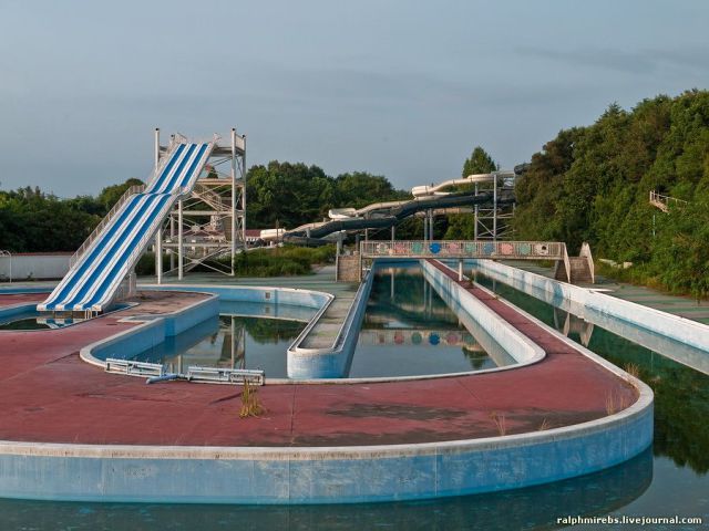 An Abandoned Japanese Amusement Park