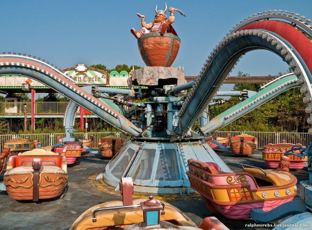 An Abandoned Japanese Amusement Park