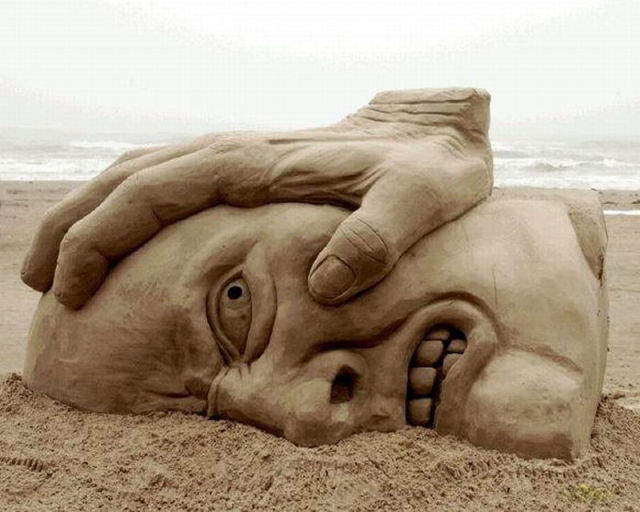 best image in the world. These amazing sand sculptures are consider the best in the world.