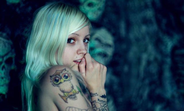 Chicks with Tattoo Sleeves