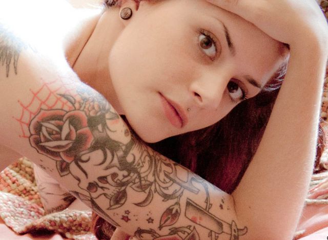 Chicks with Tattoo Sleeves