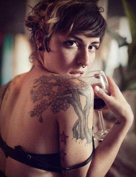 Chicks with Tattoo Sleeves