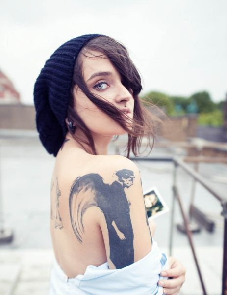 Chicks with Tattoo Sleeves