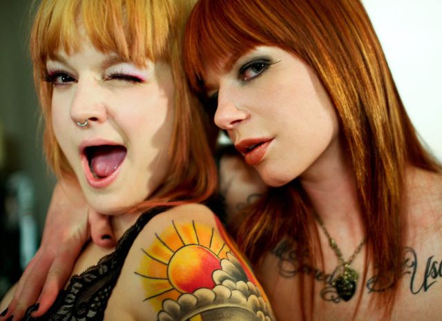 Chicks with Tattoo Sleeves
