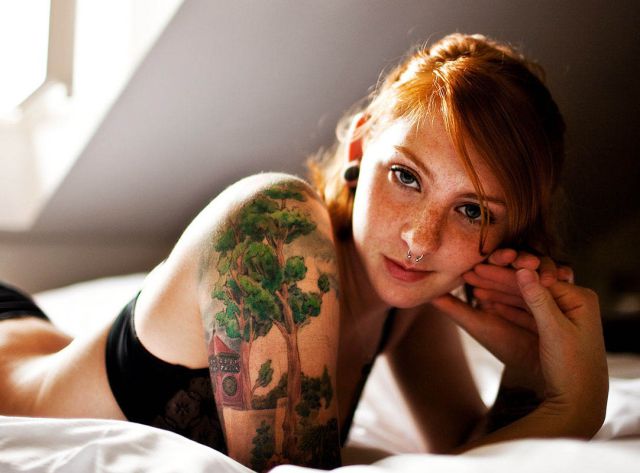 Chicks with Tattoo Sleeves