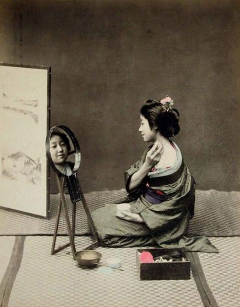 Retro Photos of Japanese Geisha Girls