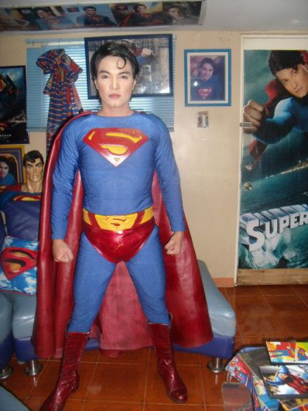 Superman Fan Gets Plastic Surgery to Become Clark Kent