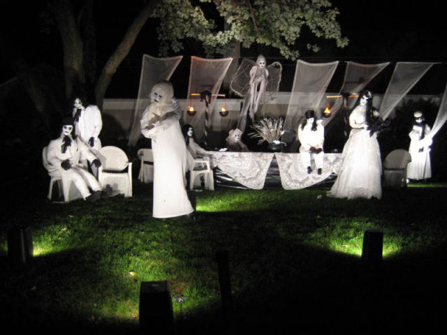 The Best Front Yard Decorations for Halloween (15 pics) - Izismile.com