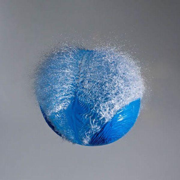 Astonishing Slow Motion Water Balloon Explosion Pics