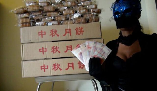 Chinese Masked Superhero Feeds Homeless