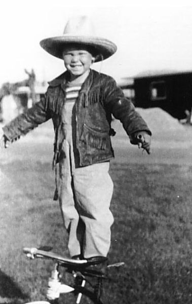 Rare Photographs of Celebrities. Part 19