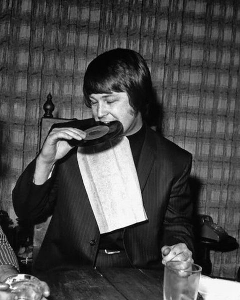 Rare Photographs of Celebrities. Part 19