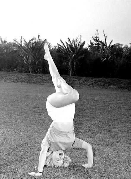 Rare Photographs of Celebrities. Part 19