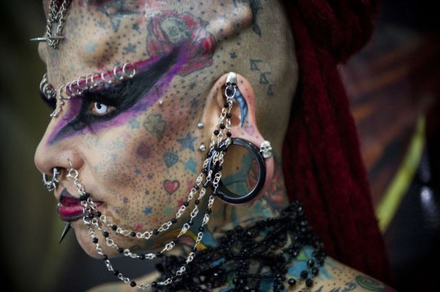 Kamikazi.gr -  Φρικιαστικό tattoo festival στη Βενεζουέλα (pics)