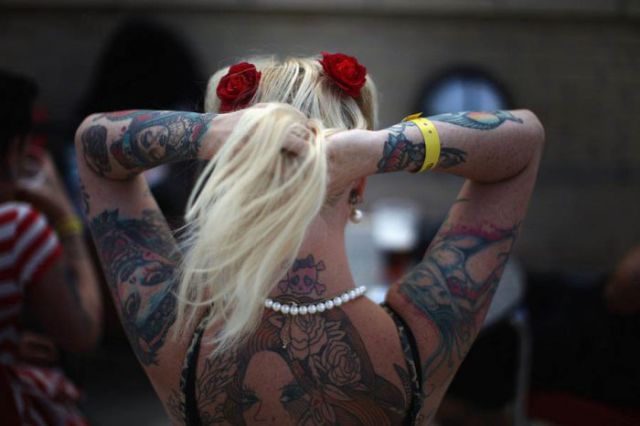 Kamikazi.gr -  Φρικιαστικό tattoo festival στη Βενεζουέλα (pics)