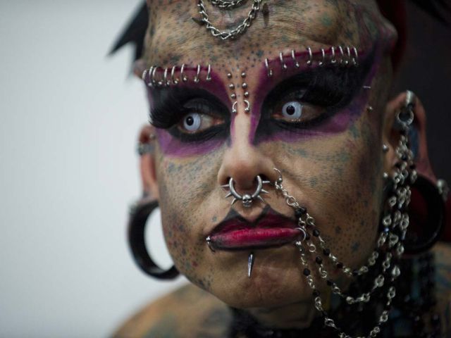 Kamikazi.gr -  Φρικιαστικό tattoo festival στη Βενεζουέλα (pics)