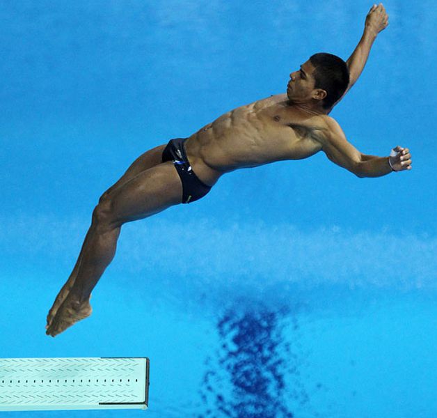[imagetag] Divers’ Funny Mid Air Contorted Faces