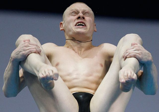 [imagetag] Divers’ Funny Mid Air Contorted Faces