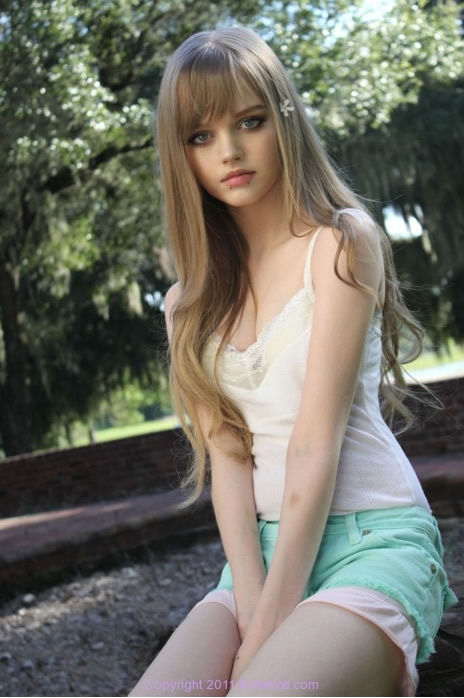 Dakota Rose Cewek Cantik Model Barbie Asli Dunia Nyata
