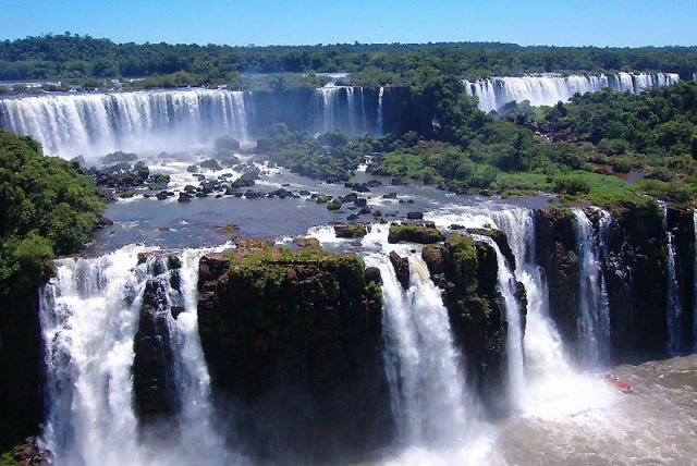 Great Pictures of Iguazu Falls
