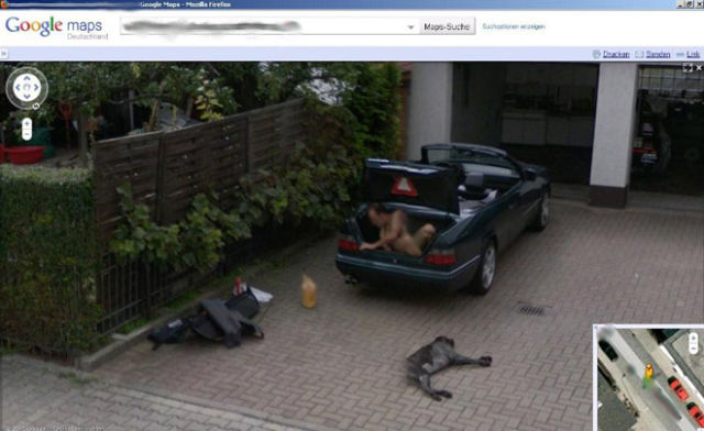 google maps photobomb