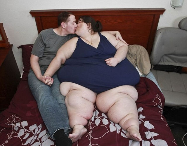 Supersized Woman Meets Her Significant Other