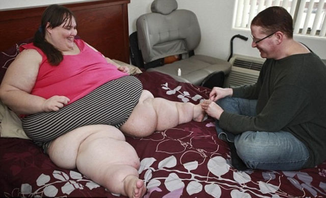 Supersized Woman Meets Her Significant Other