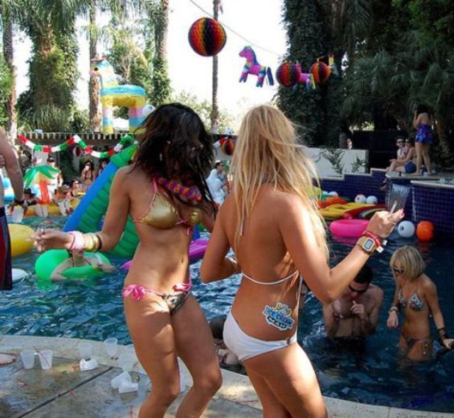 The Party Girls Of Coachella 86 Pics