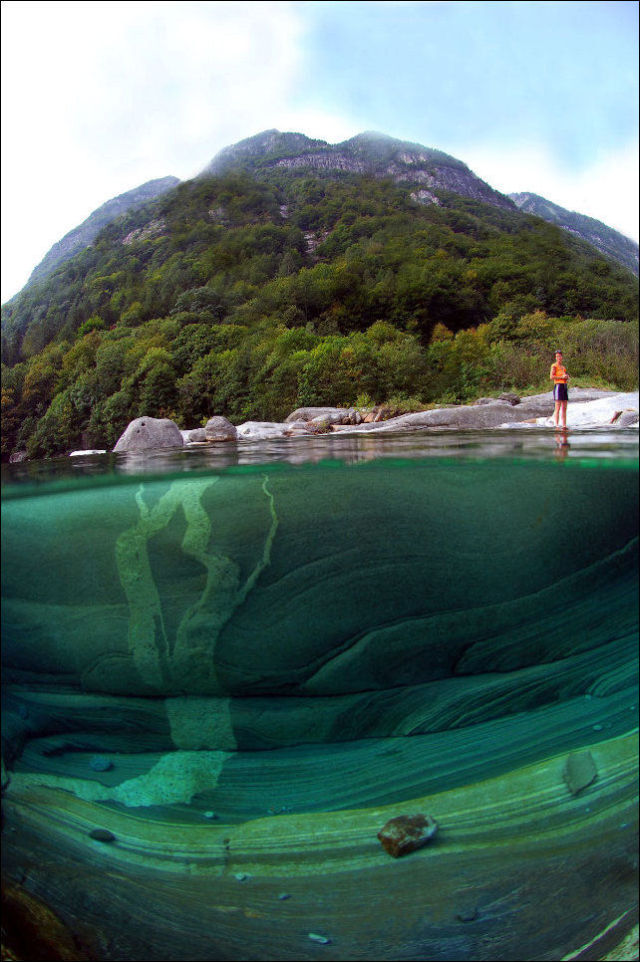 incredibly_clear_waters_of_the_verzasca_river_640_high_09.jpg