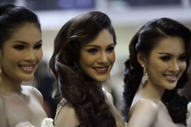 pageant Thailand transvestite