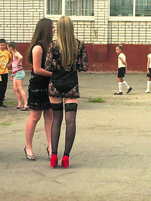 Girls, Would You Dare Going to the Prom Dressed like This?