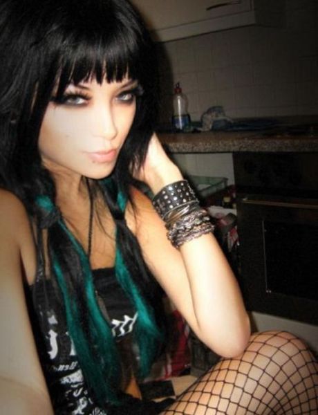 Nude Emo Cuties 32