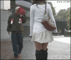 Trik Orang Jepang Ngintip + Memfoto Celana Dalam Cewek !!
