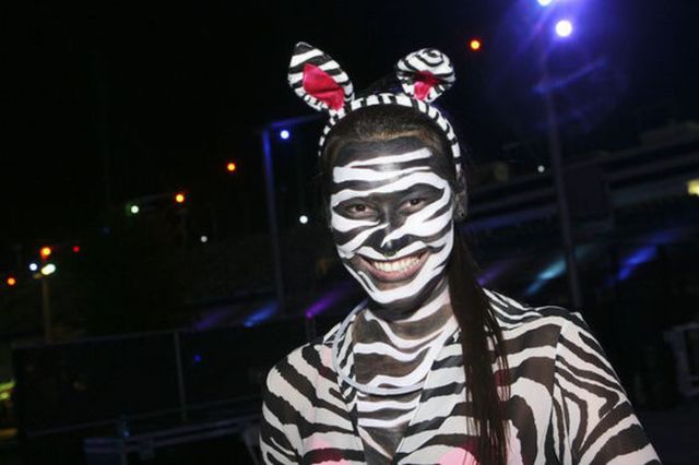Cute Chicks from the Electric Daisy Carnival