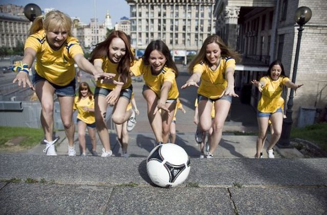 Euro 2012’s Gorgeous Female Fans. Part 2