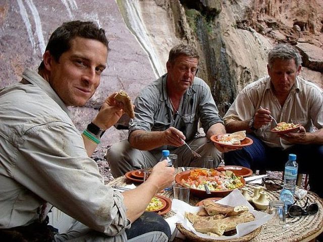 behind_the_scenes_of_bear_grylls_show_64