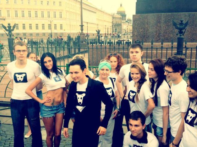 Seductive Girls Promote Russian Social Network