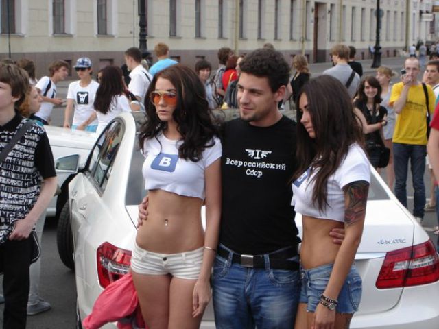 Seductive Girls Promote Russian Social Network