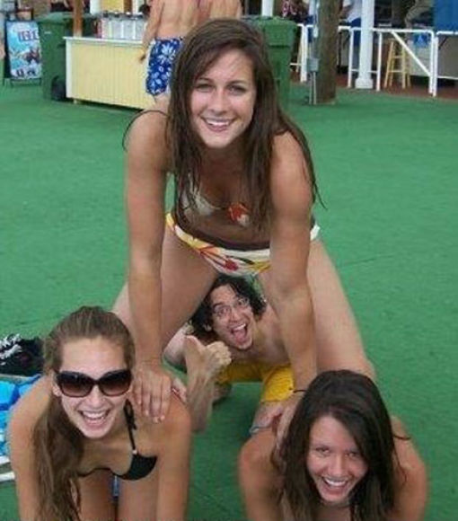 When Photos of Chicks In Bikinis Get Ruined
