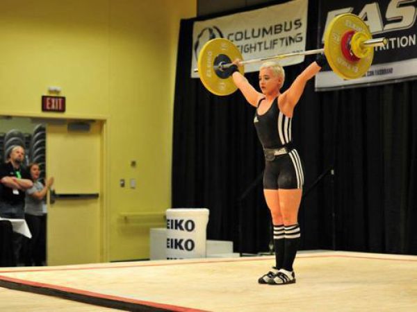 This Female Weightlifter Is Friggin’ Adorable