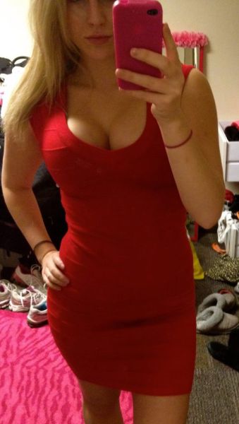 oh_my_those_tight_dresses_part_2_640_06.jpg