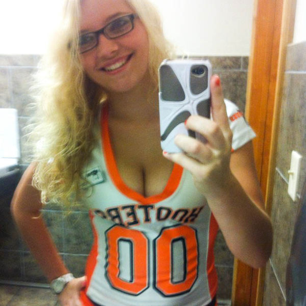 Instagram Pictures of Hooters Chicks Instagram Pictures of Hooters Chicks