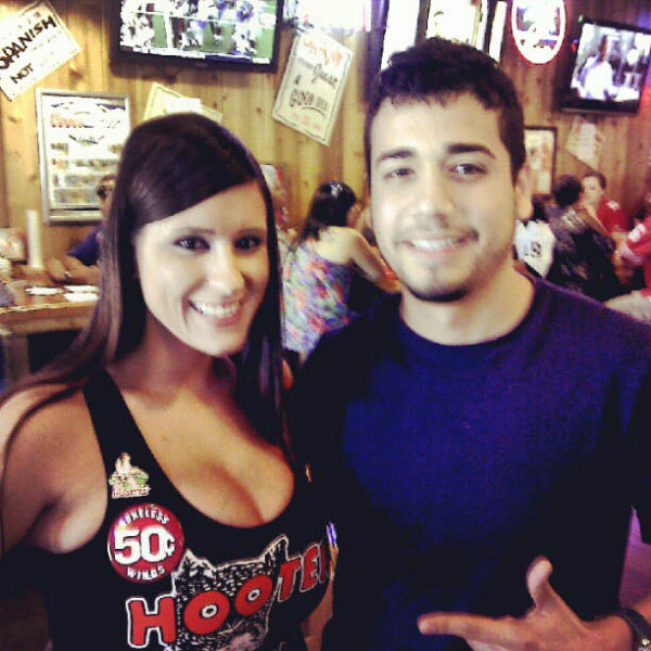 Instagram Pictures of Hooters Chicks Instagram Pictures of Hooters Chicks
