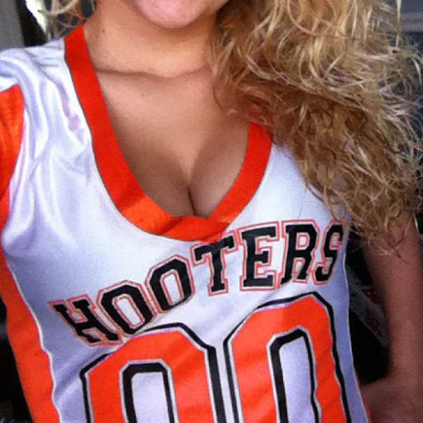Instagram Pictures of Hooters Chicks Instagram Pictures of Hooters Chicks