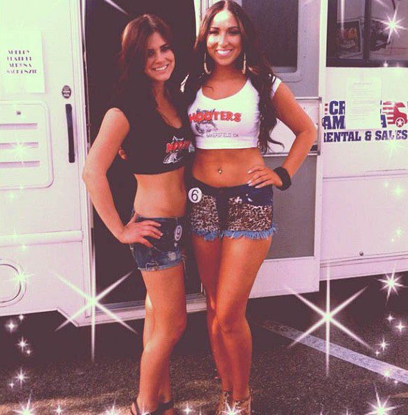 Instagram Pictures of Hooters Chicks Instagram Pictures of Hooters Chicks