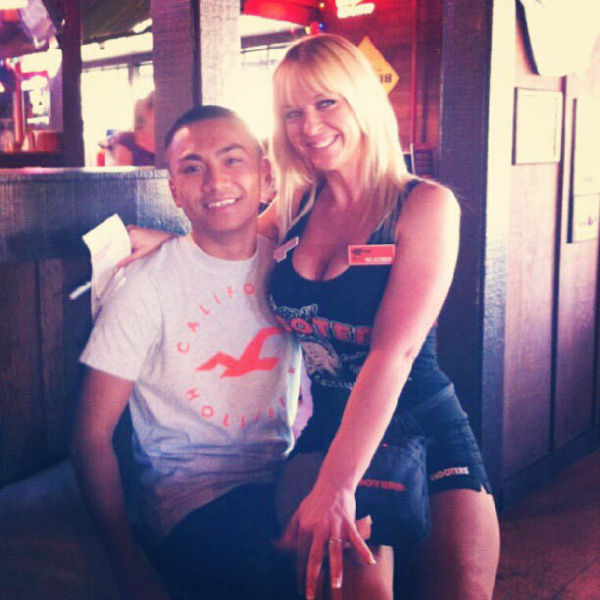 Instagram Pictures of Hooters Chicks Instagram Pictures of Hooters Chicks