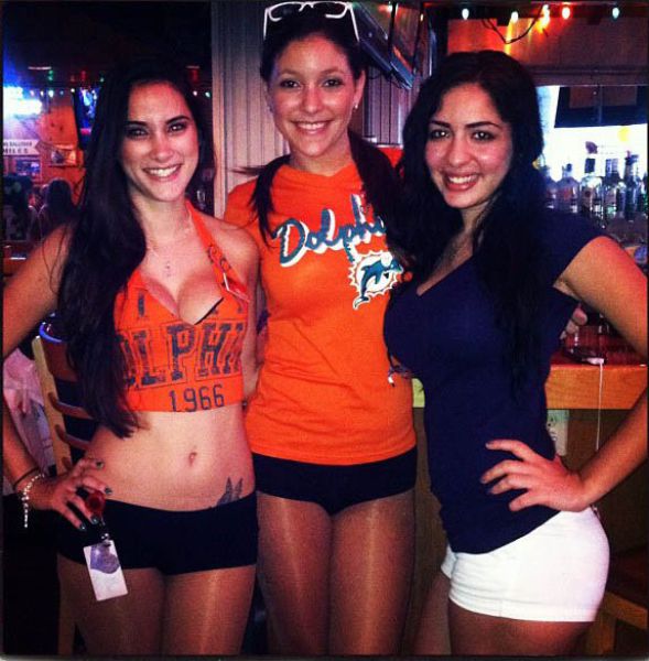 Instagram Pictures of Hooters Chicks Instagram Pictures of Hooters Chicks